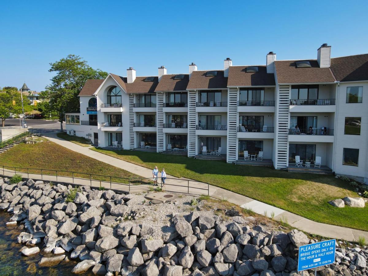 228 Edgewater Inn Charlevoix Exteriör bild
